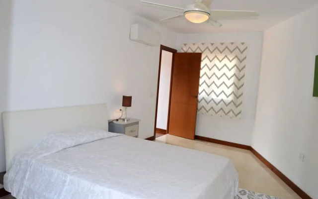 Beachfront villa protected private pool 4 bedrooms Marbella