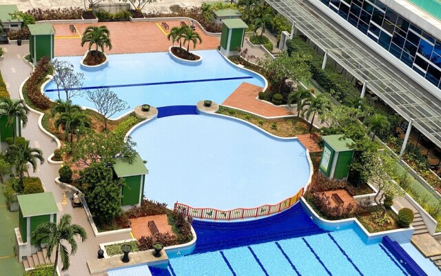 Modern And Classic 2Br At Green Pramuka City Apartment