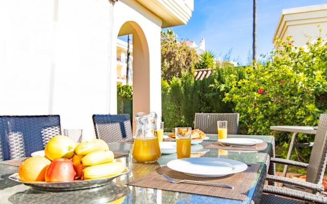 OleHolidays Lorcrimar jardín y barbacoa junto a Puerto Banús