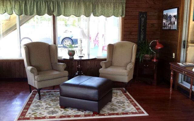 Colonial Inn Ellsworth