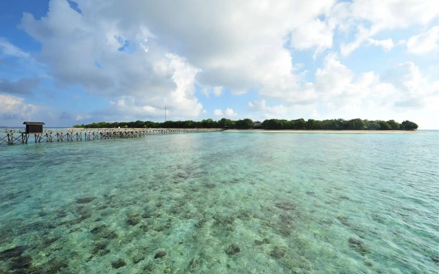 Pom Pom Island Resort