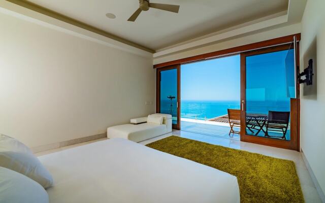 Spectacular Modern Luxury and Exceptional Amenities at Mantea Casa Cabo in Pedregal