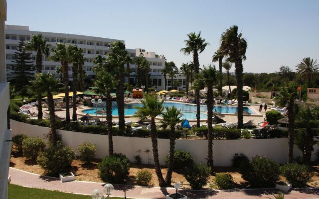 Hotel Tropicana Club & Spa