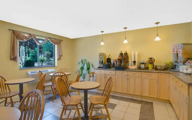Super 8 By Wyndham Augusta