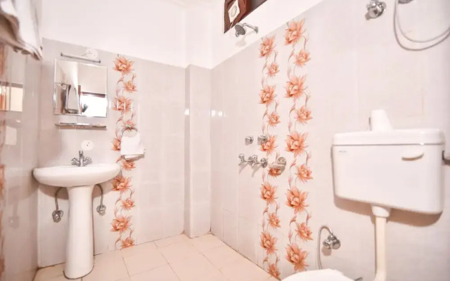 The Posh Hotel near Mall Road with Hassle Free Covered Parking