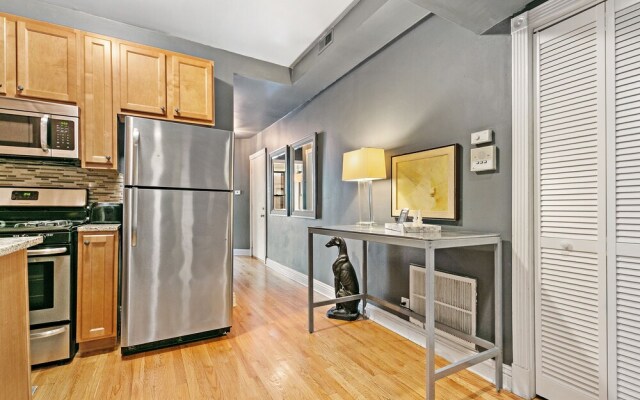 2BR Designer Apt in Festive Boystown