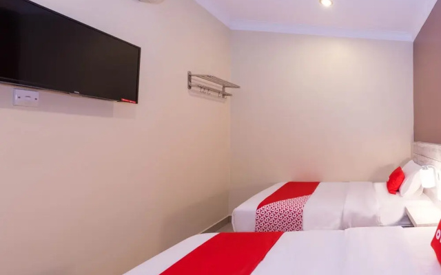 Super OYO Capital O 89366 Spring Inn Hotel