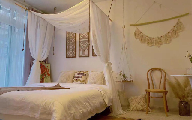 Huayushi Apartment Hotel