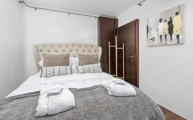 Montreux Rotana Garden House with Private Pool - Swiss Hotel Apartments