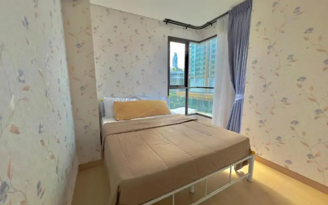 2bedroom condo in heart of Bangkok