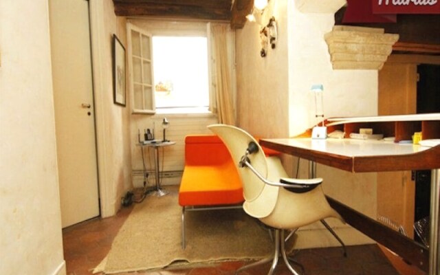 Designer Stay - Bastille Terrace