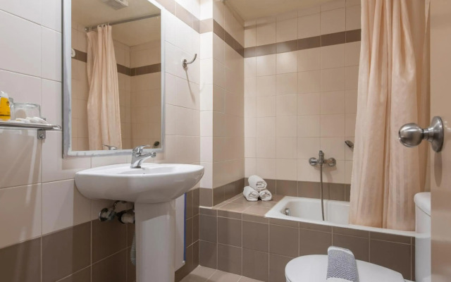Yria Hotel