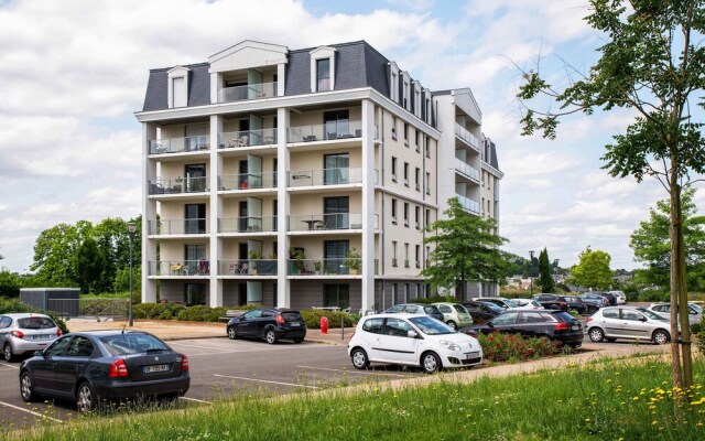 Appartement cessonnais avec terrasse et parking