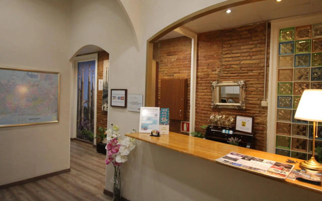 Hostal Orleans