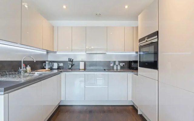 Kingsland High Street Apartment