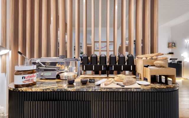 Golden Tulip Lyon Ouest Techlid Hotel & Spa