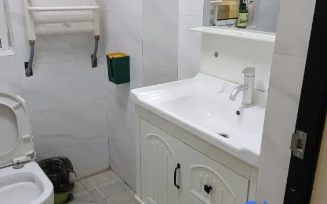 Orange Apartment – Bathroom – Linyi