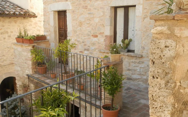 Residenza di Paese Castello del Poggio