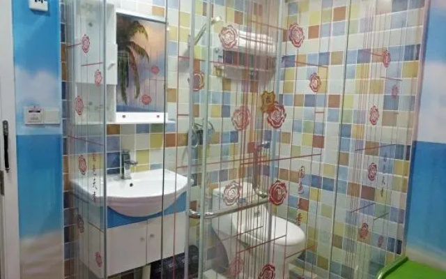 Dingsheng Hotel (Huazhong University of Science and Technology Guanggu Avenue Subway Station Store) – Bathroom – Wuhan