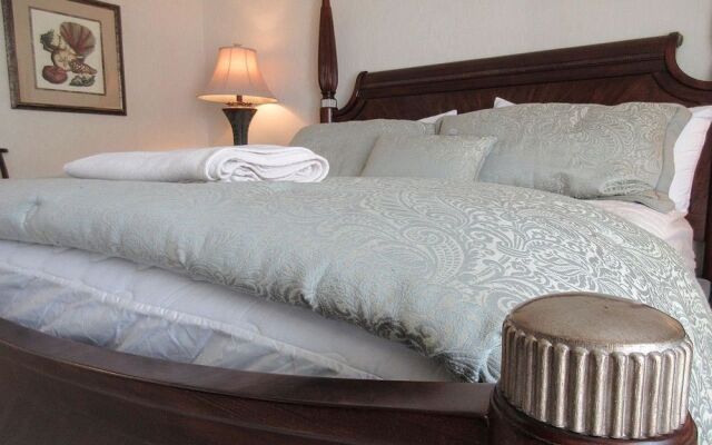 Creciente 313N by RedAwning