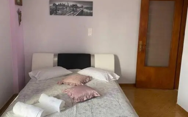Lydia'S Apartment