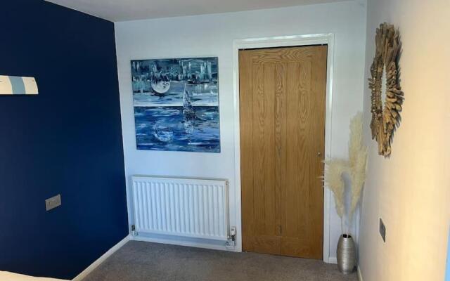 Unique one bedroom guest house with free parking