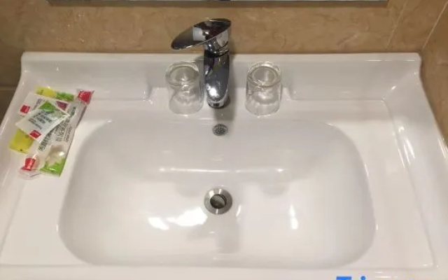 Shanghai Qinyi Hotel – Bathroom – Shanghai