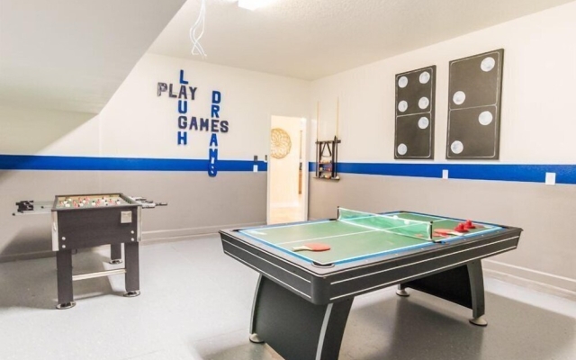 9BR Pool Home in ChampionsGate