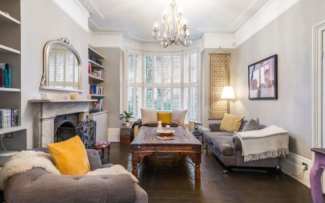 Sophisticated Shine by Newington Green