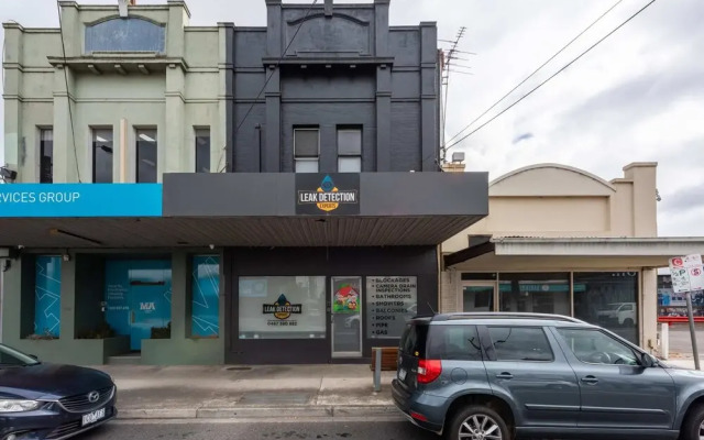 Unique 2BR Converted Storefront APT in Alphington!