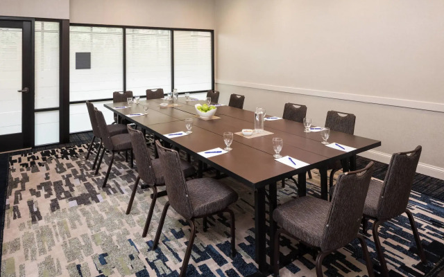 Delta Hotels by Marriott Minneapolis Northeast