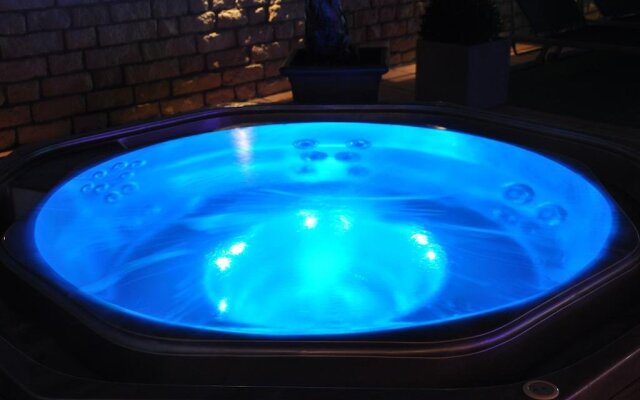 Casa Caliente (Sauna-Wellness-Massage-Vakantielogies-VespaRenting)