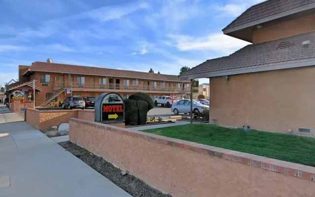 Santa Clarita Motel
