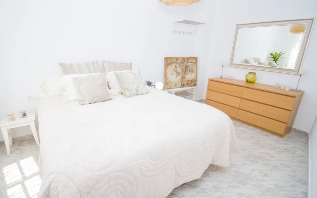 Spacious and Bright Apartment by La RecepciÃ³n