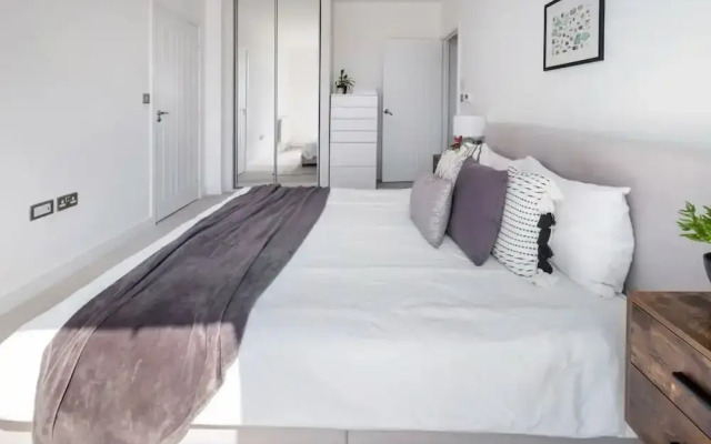 Stylish London Flat - Private Terrace - City View