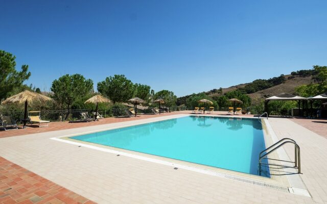 Provincial Holiday Home with Jacuzzi and Pool in Resuttano