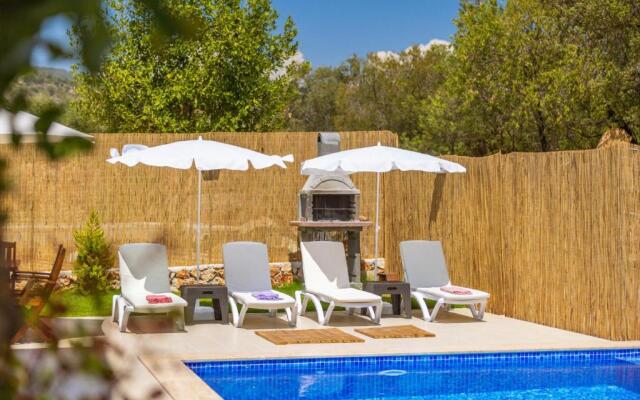 Lovely Villa With Private Pool and Terrace in Kas
