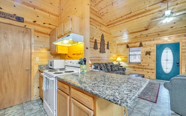Bear Trail 2 Bedroom Cabin by Redawning