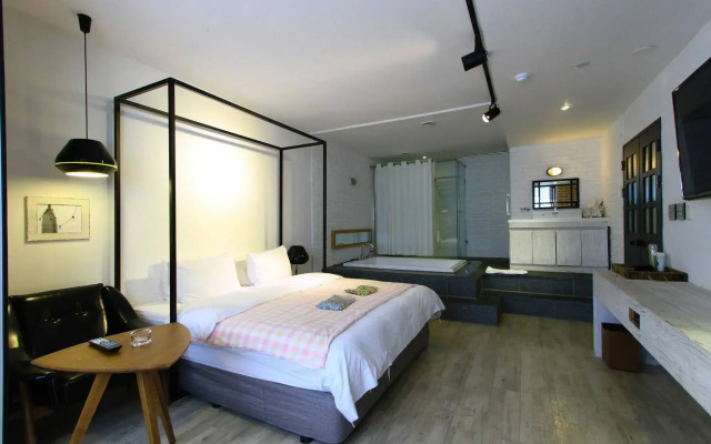25 Hours Hotel