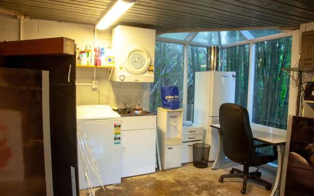 Bright 2 Bedroom Townhouse in Central Parnell