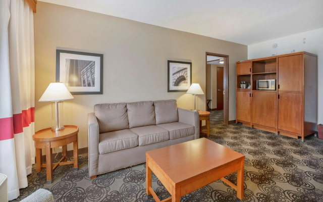 DoubleTree by Hilton Raleigh - Cary