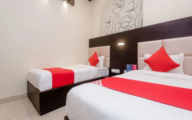 OYO 13044 Hotel Abad Inn