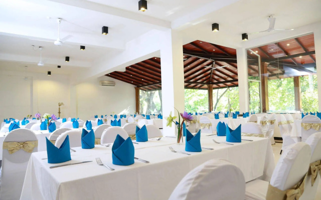 Grand Kalundawa Waterfront Resort