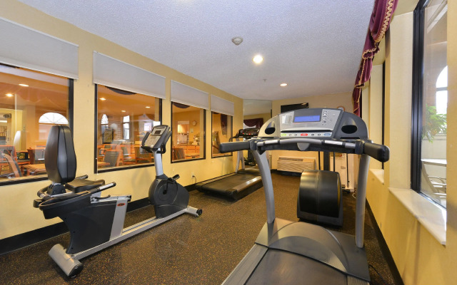 Best Western Oswego Hotel