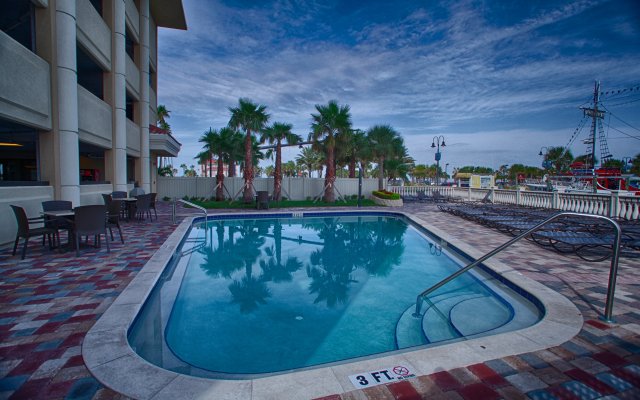 Pier House 60 Clearwater Beach Marina Hotel