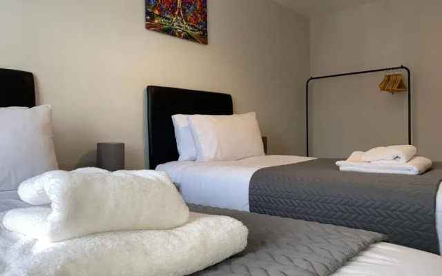 Roomotel - Oakview Moseley