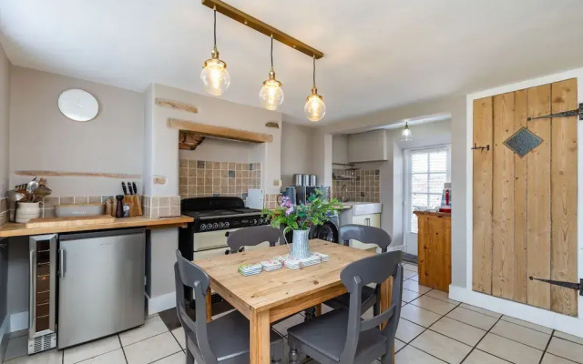 4 Canalside Cottages