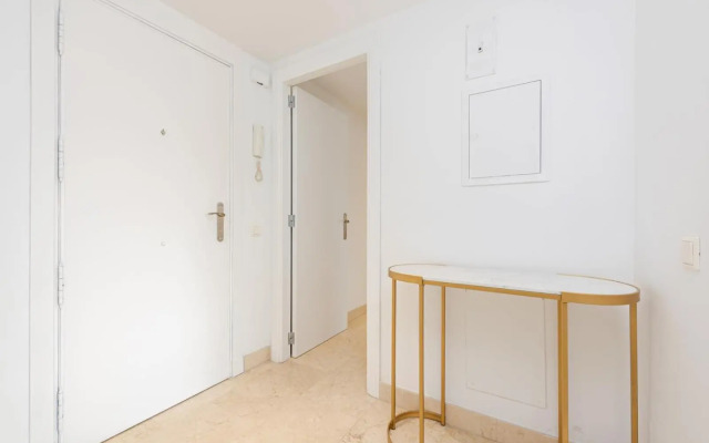 Las Encinas Design Apartment in Conde Orgaz Area - Madrid