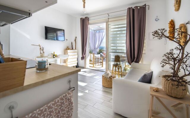 Vera's White Pearl Apartment