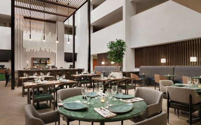 Embassy Suites Philadelphia - Valley Forge Hotel